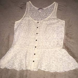 Adorable white lace Top
